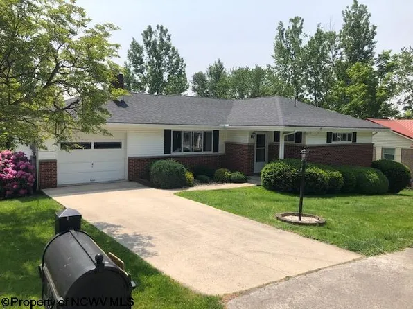 202 Southview Dr, Elkins, WV 26241