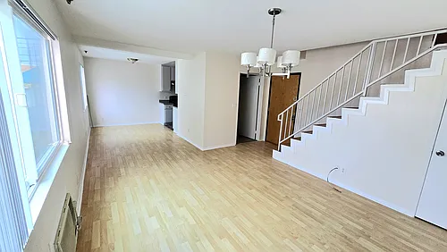 2251 Crenshaw Blvd #6 Photo 1 2251 Crenshaw Blvd #6 Photo 1
