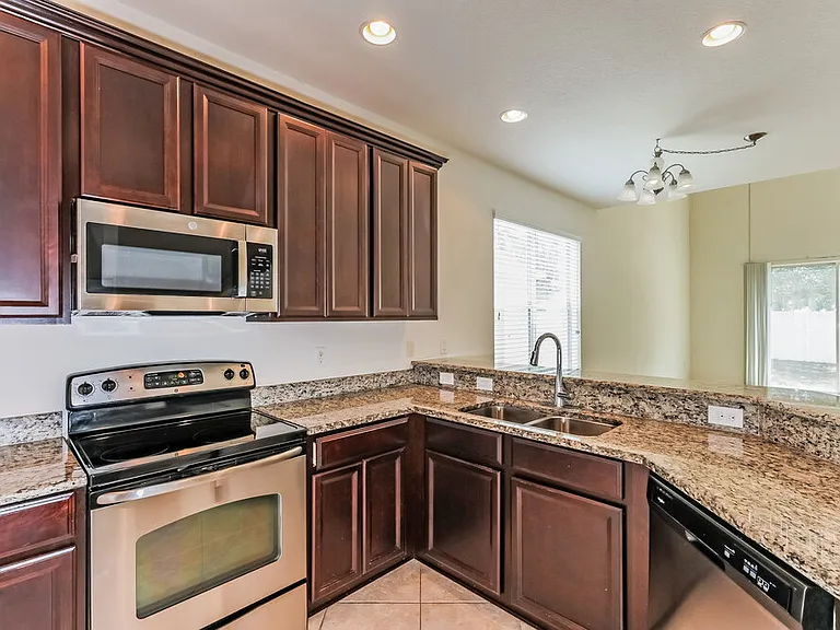 8309 Deerland Bluff Ln — Photo 8