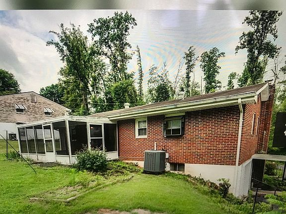 2nd image of 224 Brandonwood Dr