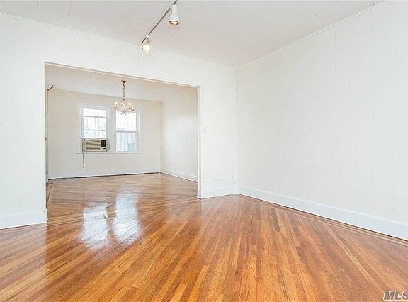 5th image of 14713 Hoover Ave