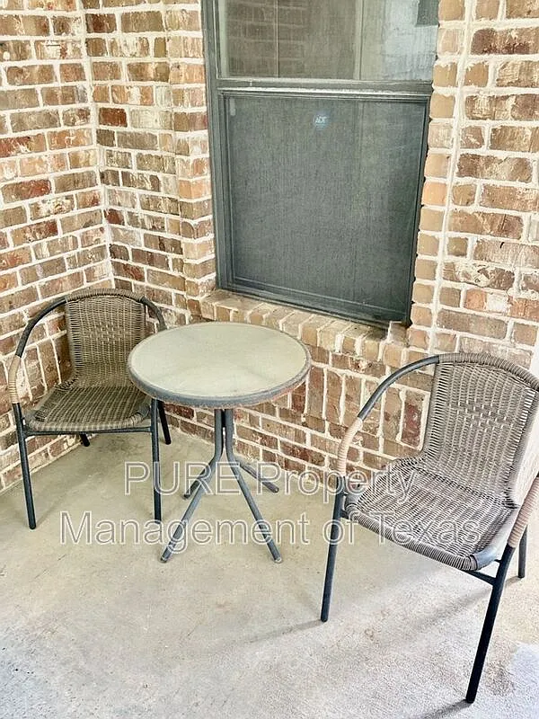 3 bed, 2.0 bath, 1363 sqft, $1,750 — Photo 4