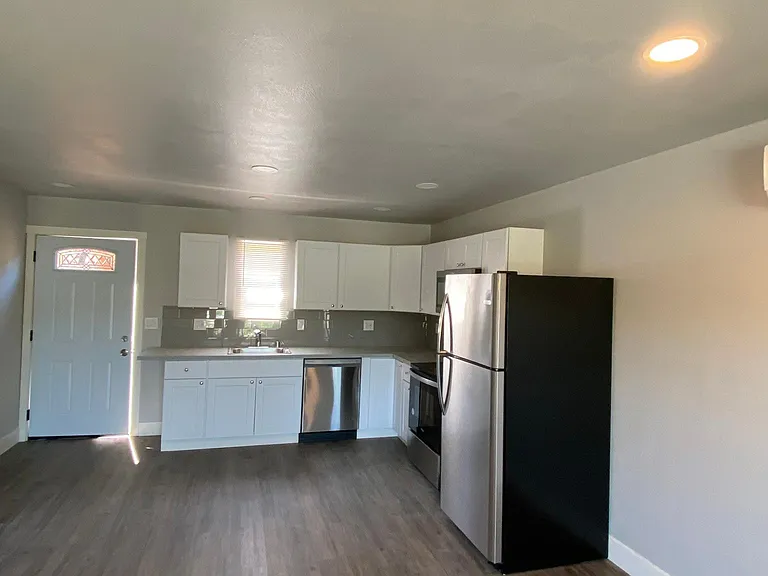 6370 Cleo St — Photo 2
