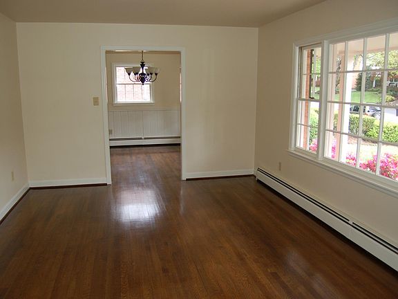 3rd image of 3008 Lofton Rd