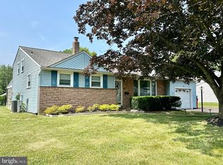 294 Allen Ln, Warminster, PA 18974