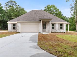 5001 Holly Hills Dr, Picayune, MS 39466