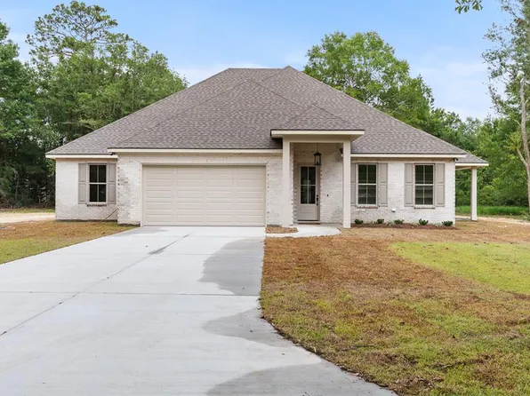 5001 Holly Hills Dr, Picayune, MS 39466
