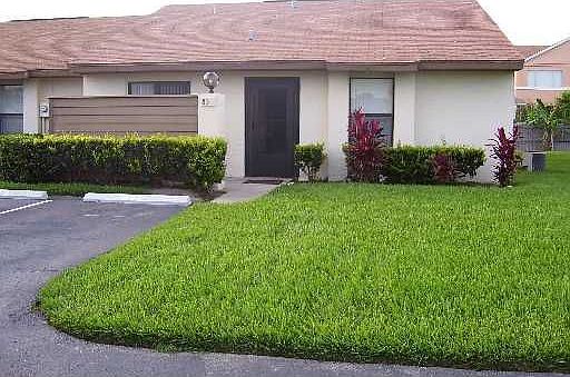 1st image of 833 Park Villa Cir