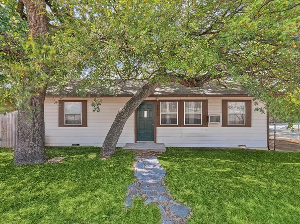 2219 N Elm St, Denton, TX 76201