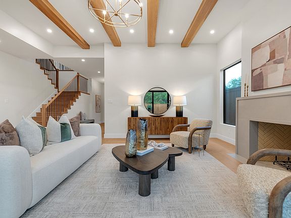 4th image of 9038 Santa Clara Dr
