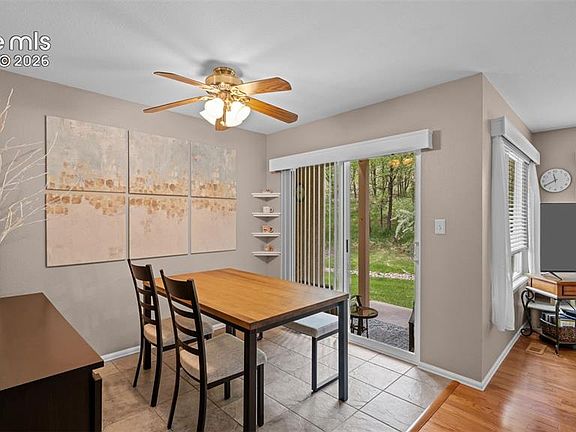 3rd image of 652 Echo Ln