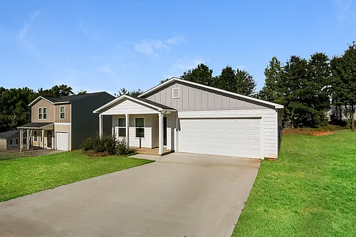 173 Queens Cir Photo 1