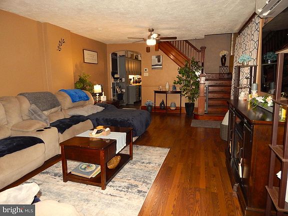 4th image of 228 Wise Ave