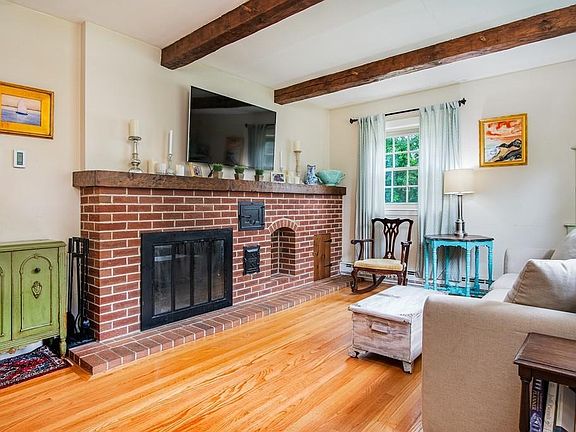 3rd image of 59 Moseley Ave