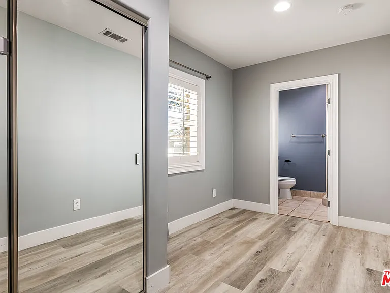 1112 S Highland Ave — Photo 26