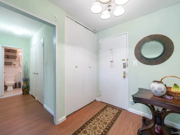 85-15 Main Street #3E, Briarwood, NY 11435