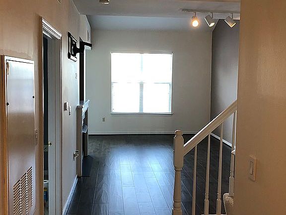 5th image of 1645 International Dr Unit 424
