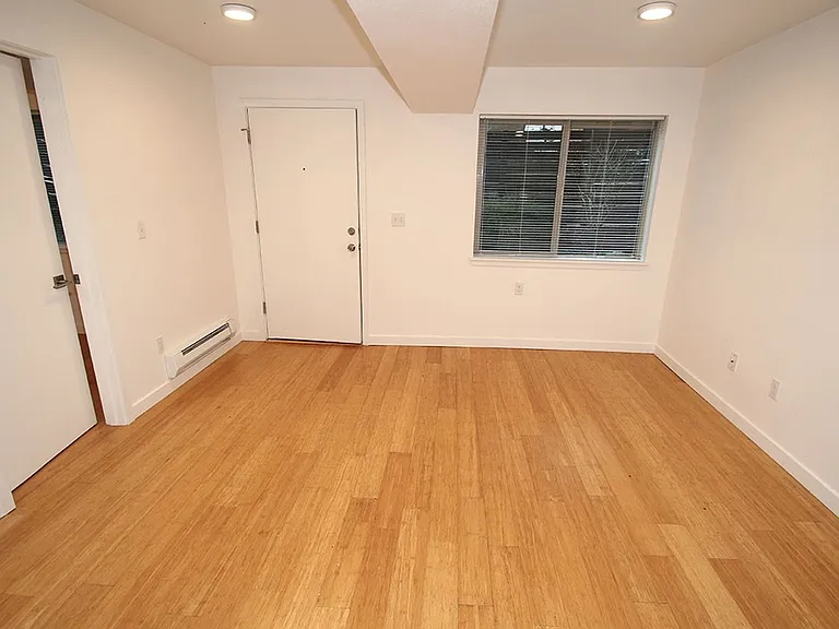 Ballard Flats Apartments — Photo 6
