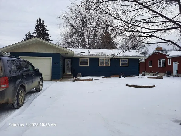 1324 6th Ave NE, Valley City, ND 58072