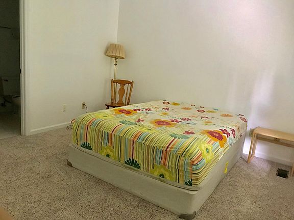 4th image of 615 Morehead Ave