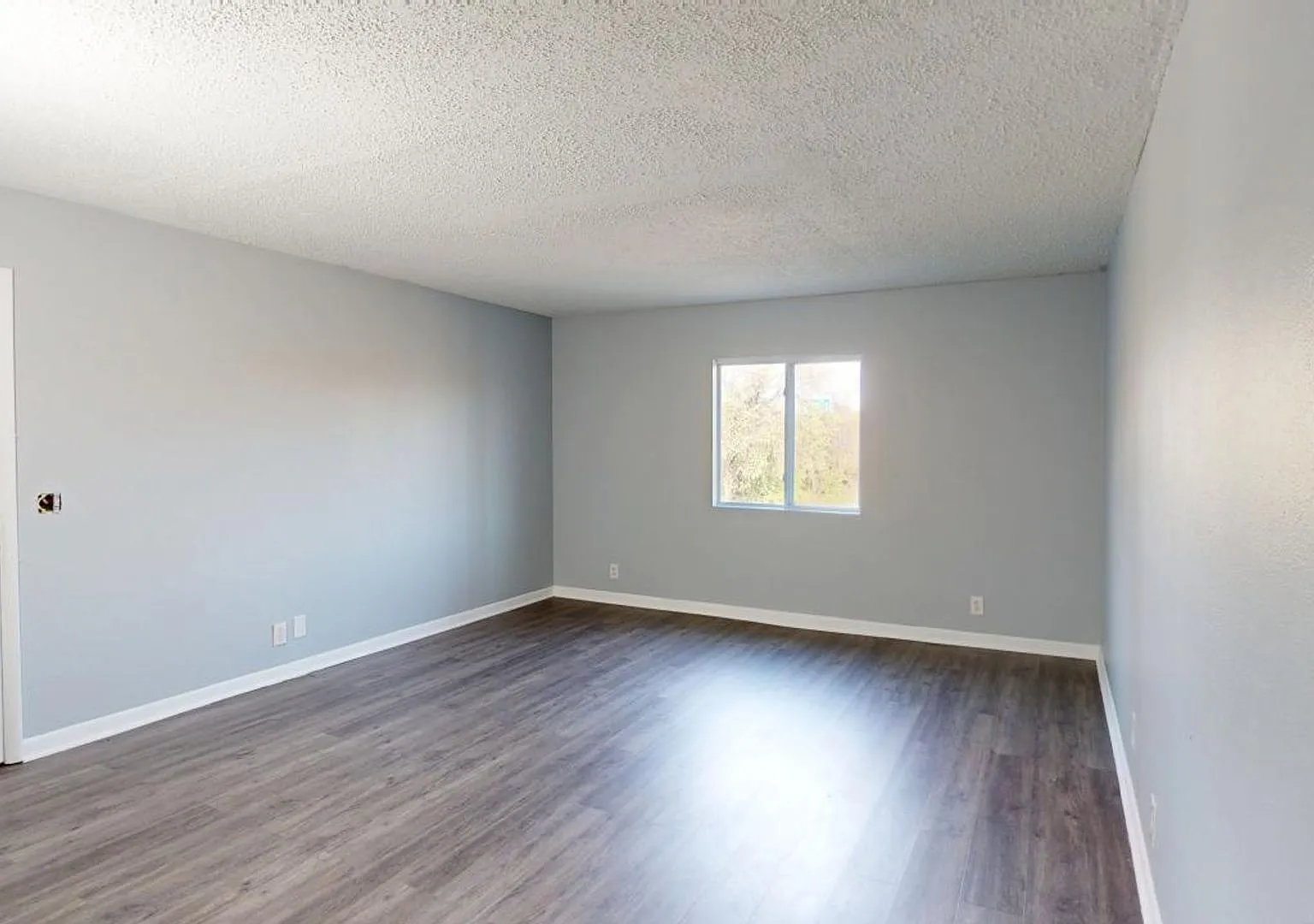 Pike Place Apartments — Photo 3
