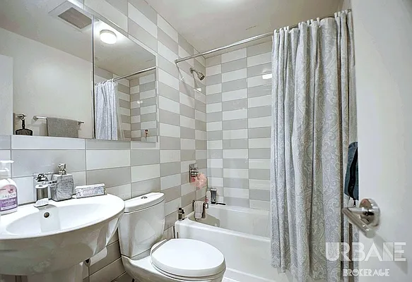 Rented by Urbane Brokerage | media 17