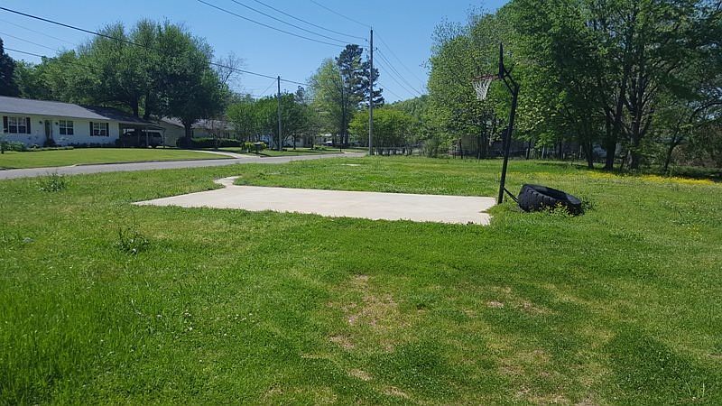 2nd image of 208 S Center St