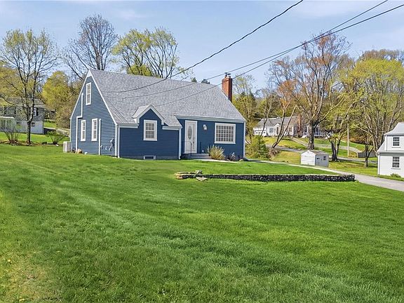 3rd image of 458 River Rd