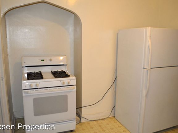4th image of 1580 Saint Paul St APT 7