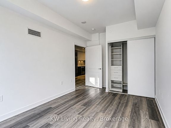 5th image of 100 Eagle Rock Way #307