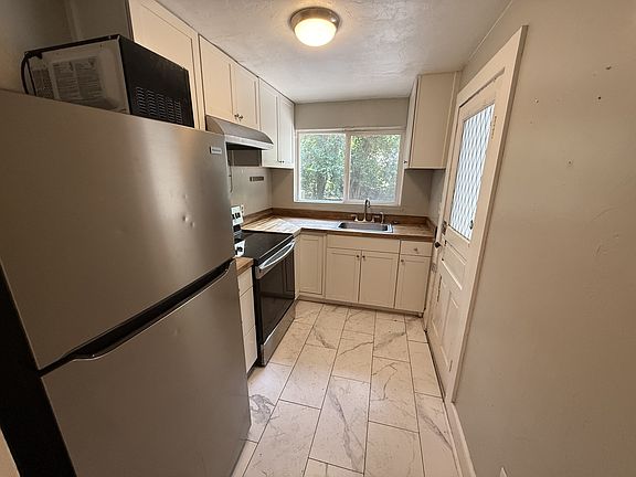 3rd image of 2523 NW 6th St #1