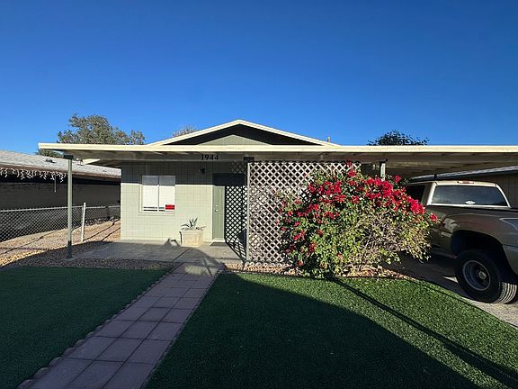 2nd image of 1944 E Robson Cir