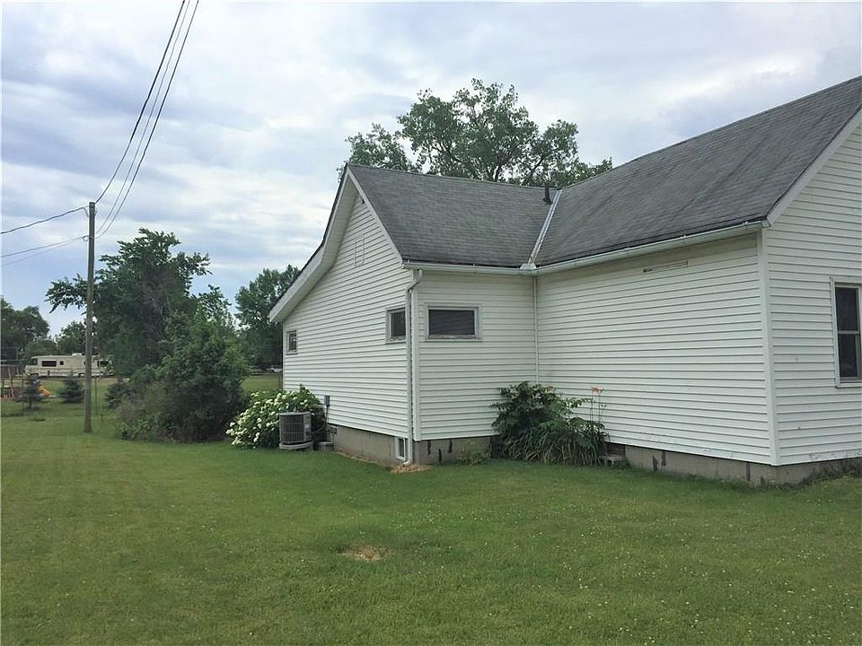 2nd image of 444 N Main St