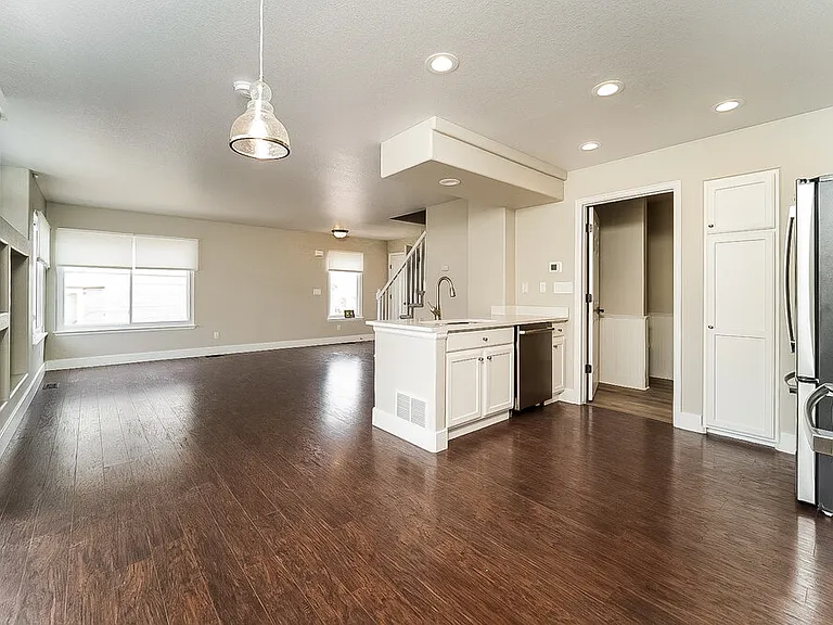 4483 Lyndenwood Point — Photo 7
