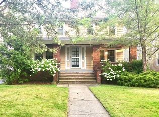3114 E Derbyshire Rd, Cleveland, OH 44118