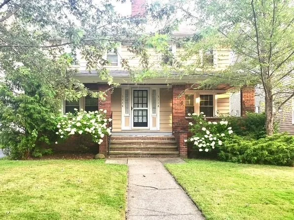3114 E Derbyshire Rd, Cleveland, OH 44118