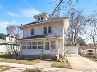 528 W Pleasant St, Portage, WI 53901