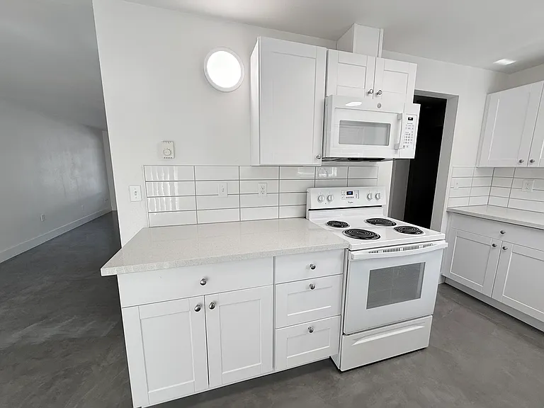 17910 SE Division St #4 — Photo 8