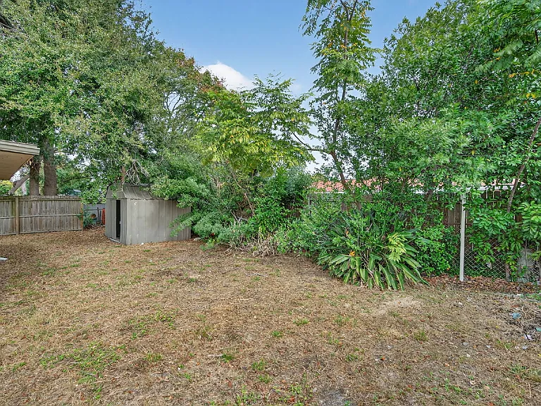 8626 Robilina Rd — Photo 43