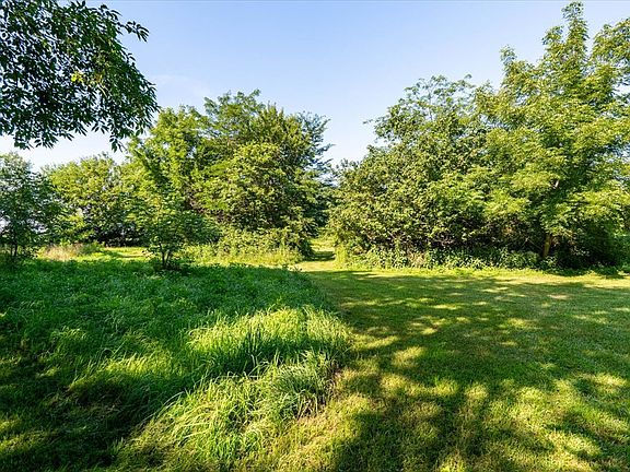 4th image of 28 Burr Oak Rd