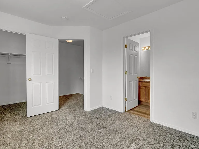 6769 Rio Bravo Grv — Photo 14