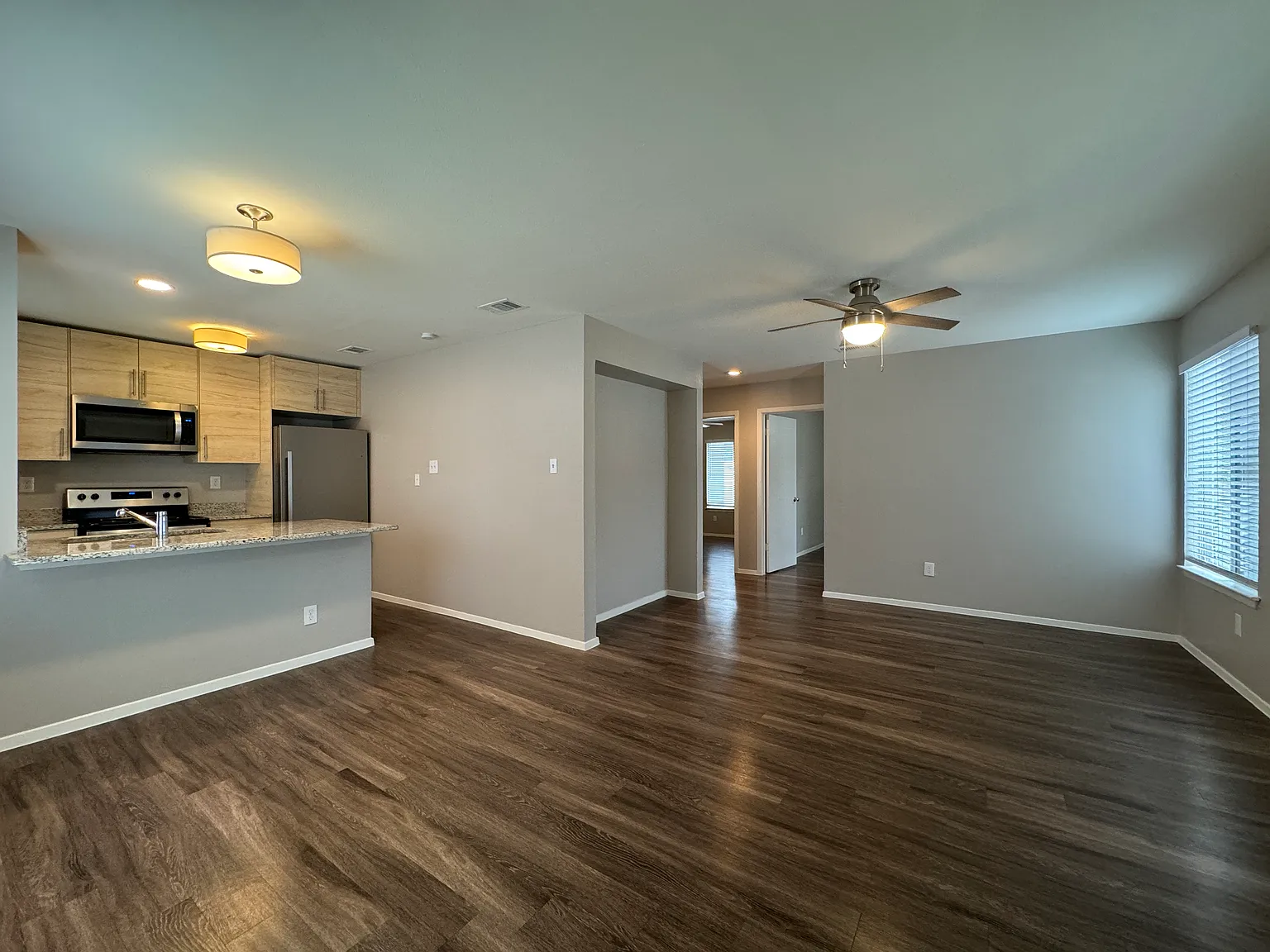 2 bed, 838 sqft, $1,445 — Photo 3