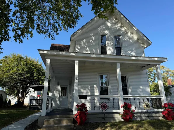 105 S Main St, Knox, IN 46534