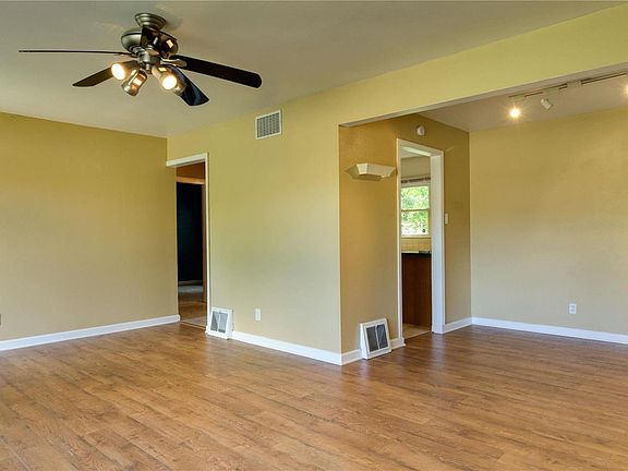 3rd image of 140 Saint Florent Ln