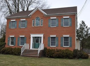 72 Vermont Ave, Franklin Park, NJ 08823