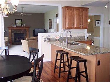 2nd image of 560 E Dawnwood Dr