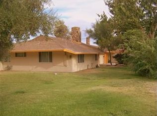 100 Meadow View Ln, Barstow, CA 92311