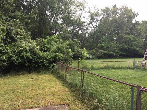 3rd image of 2028 Catalpa Ave