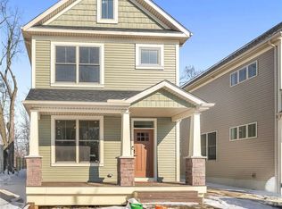 1881 Woodlawn Ave, Cleveland, OH