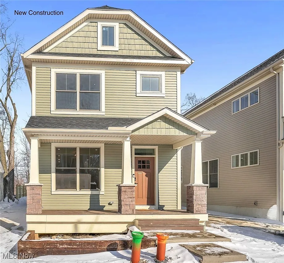 1881 Woodlawn Ave photo 1